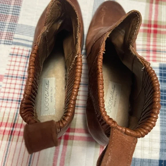 UGG Collection, made in Italy… Women’s Ankle Leather Boots, w/ shearling sole. - Picture 8 of 12